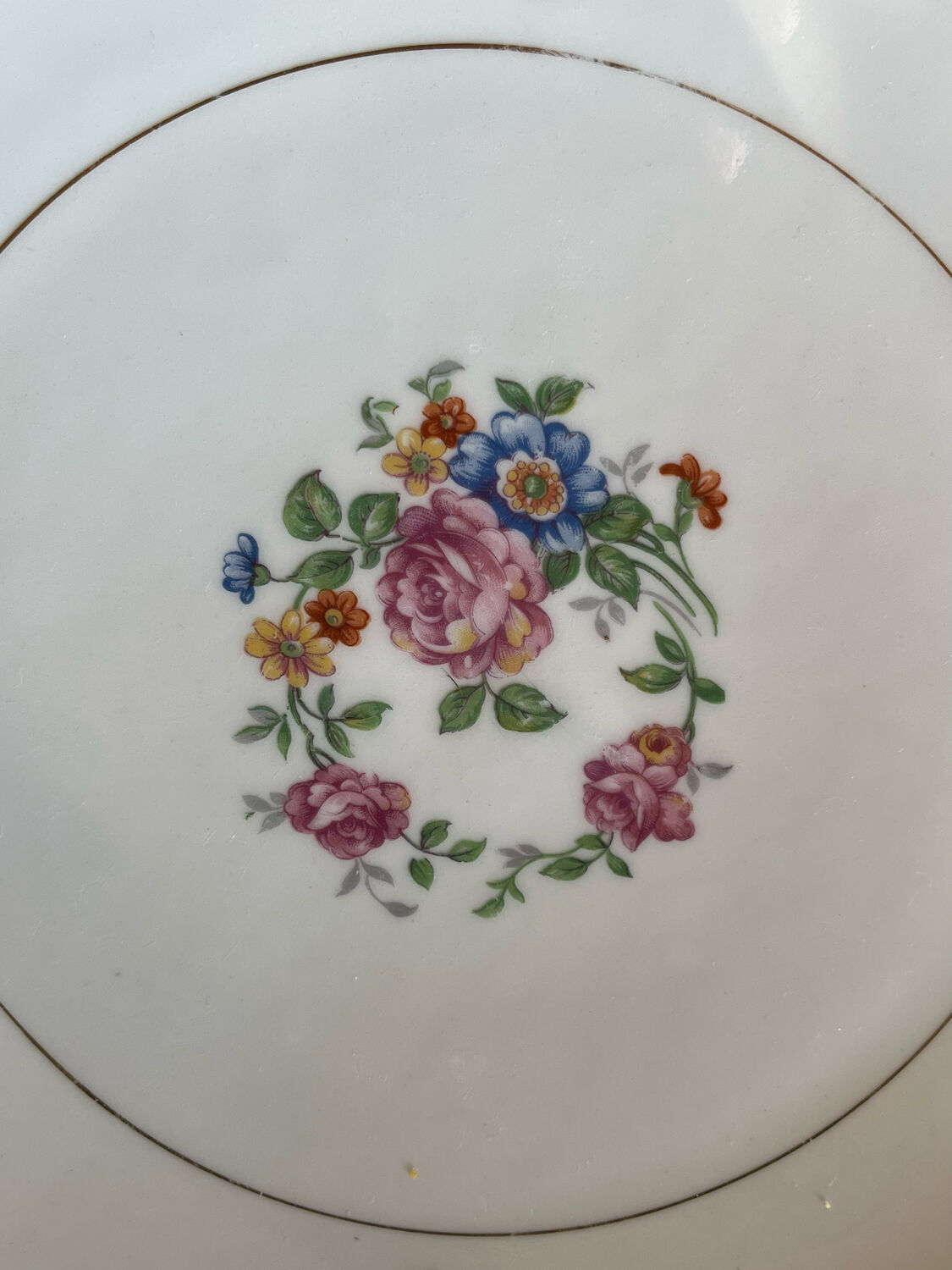 Porcelain serving plate