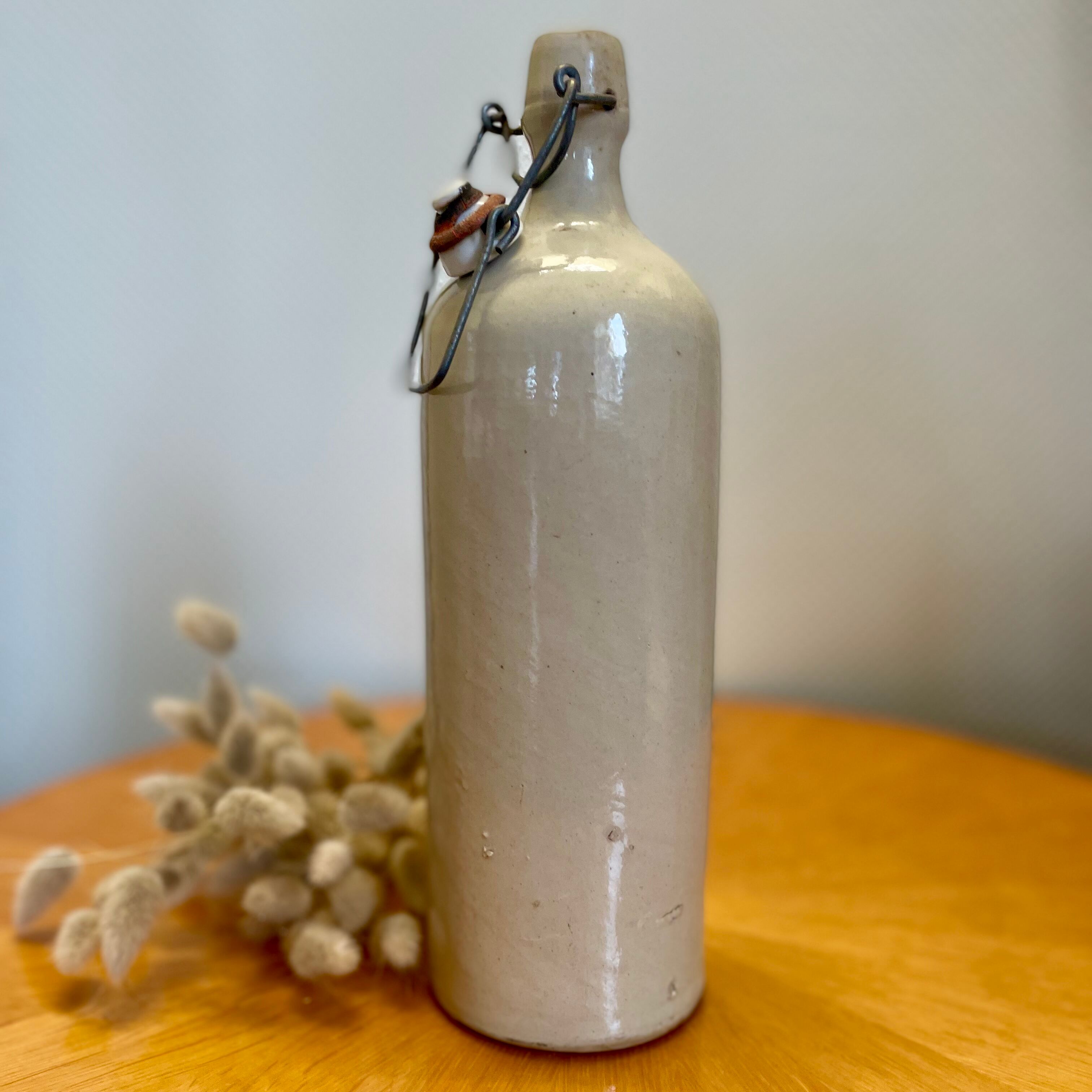 Bouteille en grès vintage