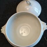 Soup tureen in opaque faience of Lunéville