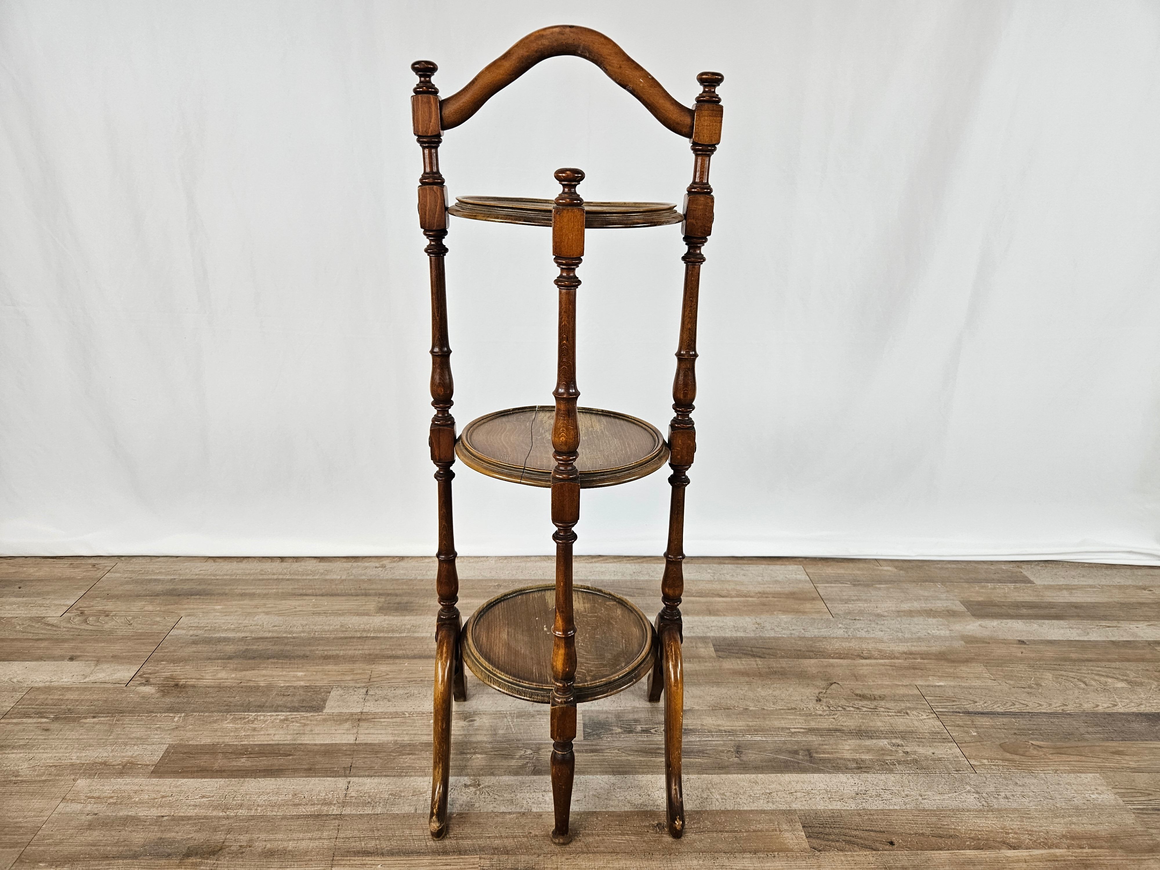 70s coffee table in walnut with closable shelves