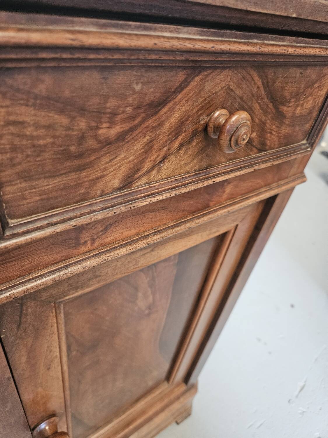 Meuble de rangement, chevet en bois massif