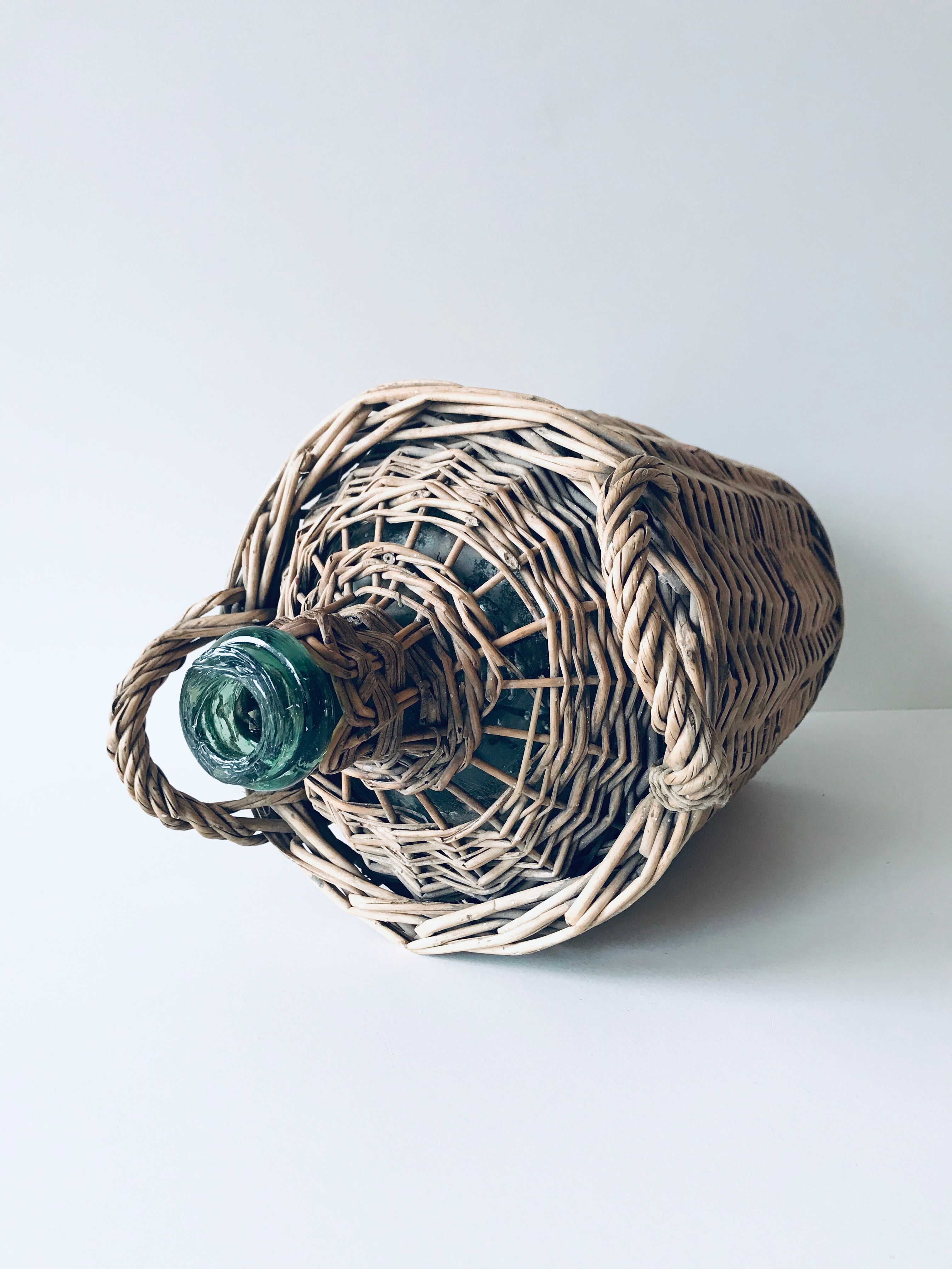Demijohn with wicker