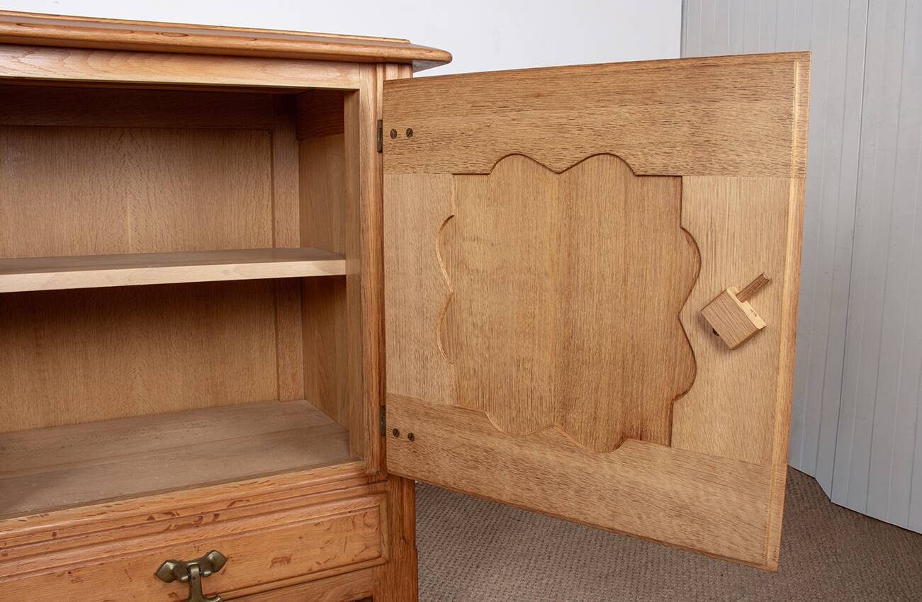 Very large French sideboard in solid oak, Guillerme and Chambron 1960.