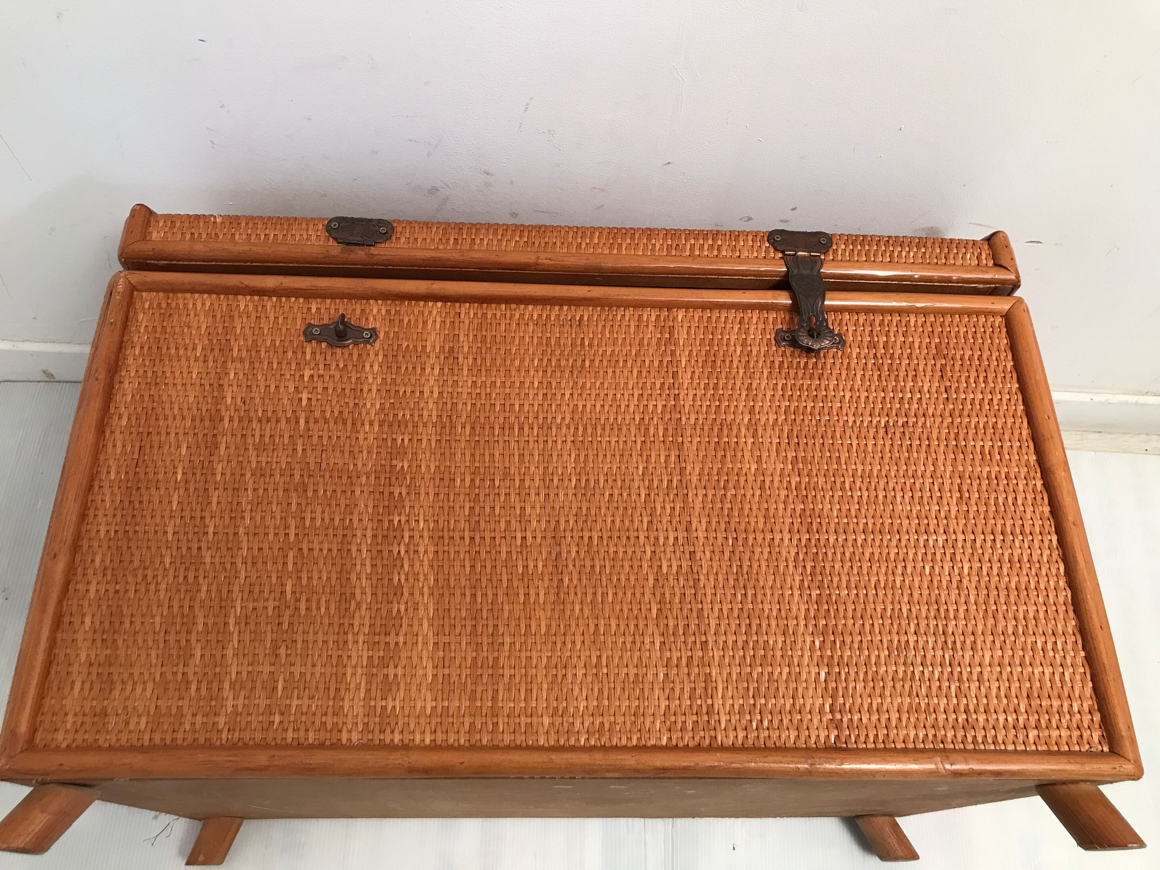 Trunk trunk in canned rattan 50s-60s