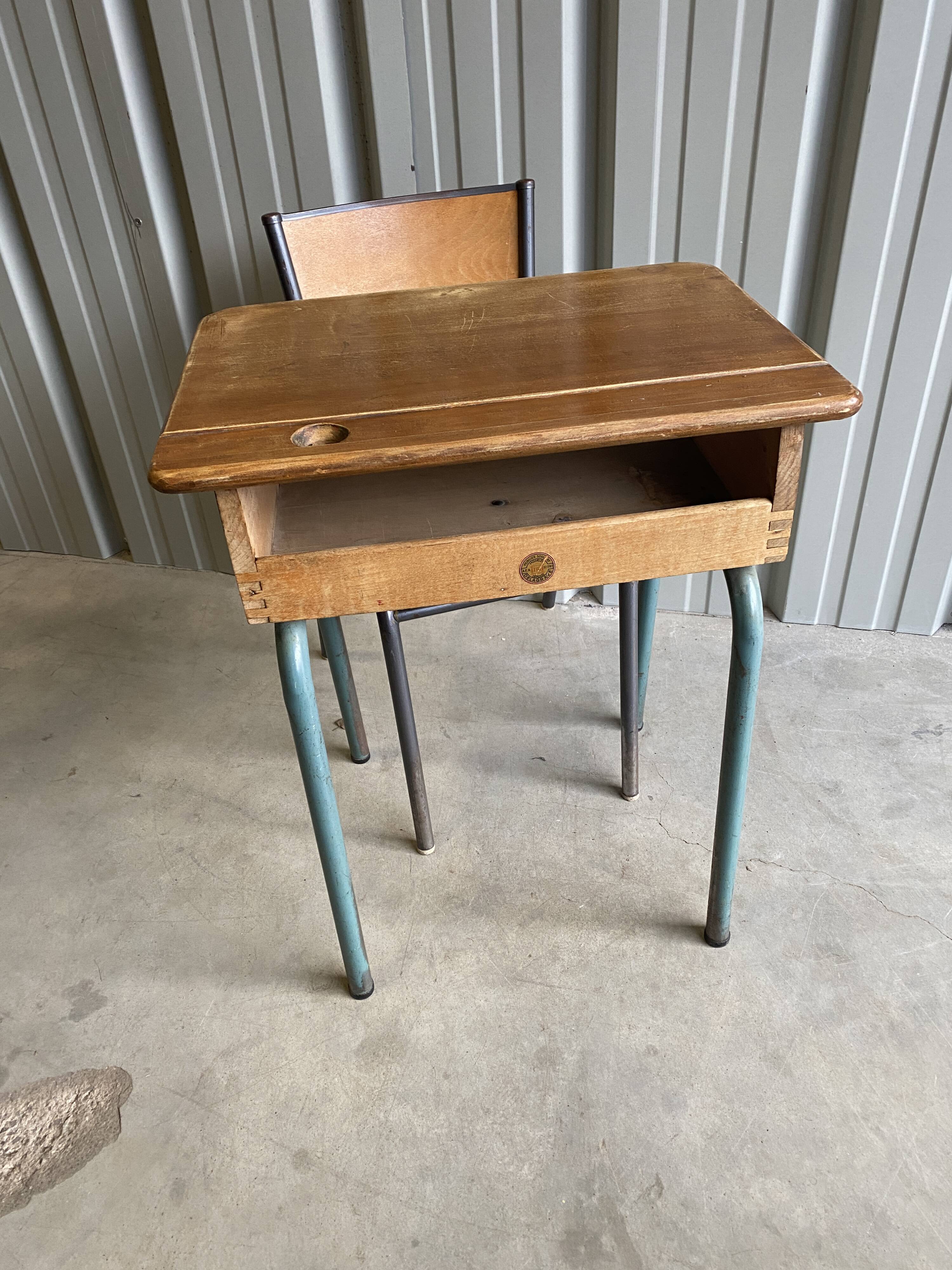 School desk and chair (1)