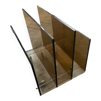Plexiglass magazine rack with wheels