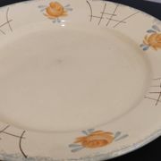 Ancien plat en faïence Terre de fer, peint à la main