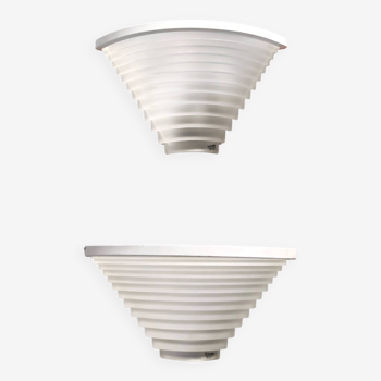 Paire d'appliques d'angle postmodernes Egisto par Angelo Mangiarotti pour Artemide