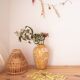 Vase émaux jaune décor fleurs blanc