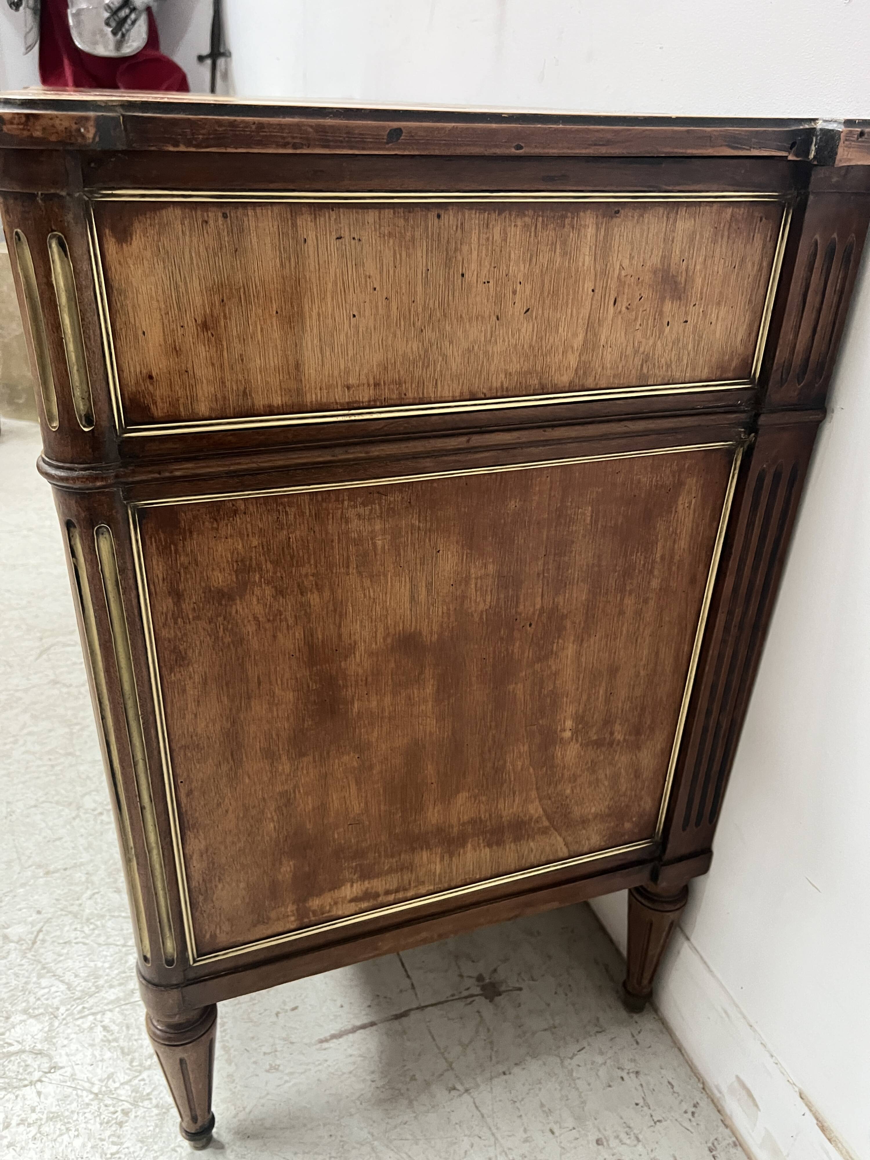 Louis XVI style mahogany commode with a grey veined marble top, 19th century