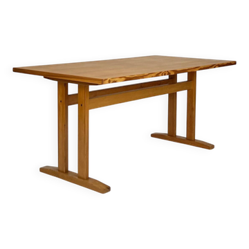 Table à manger vintage en pin, table shaker des années 70.
