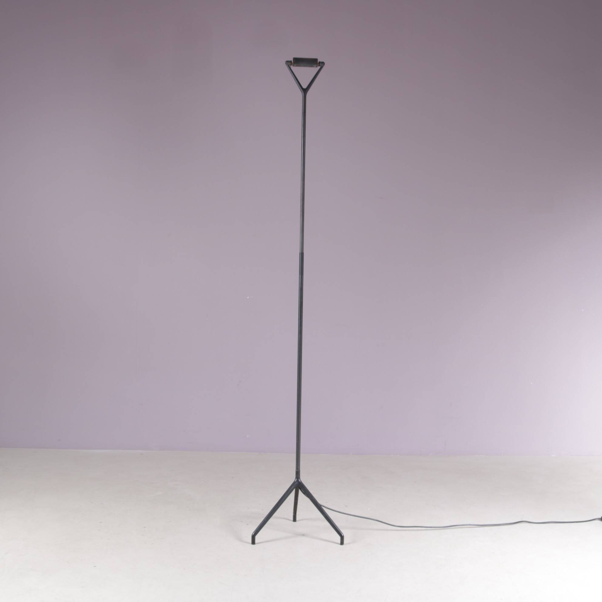 1980s Floor lamp model: Lola D15 Rizatto & Meda for Luceplan Italy