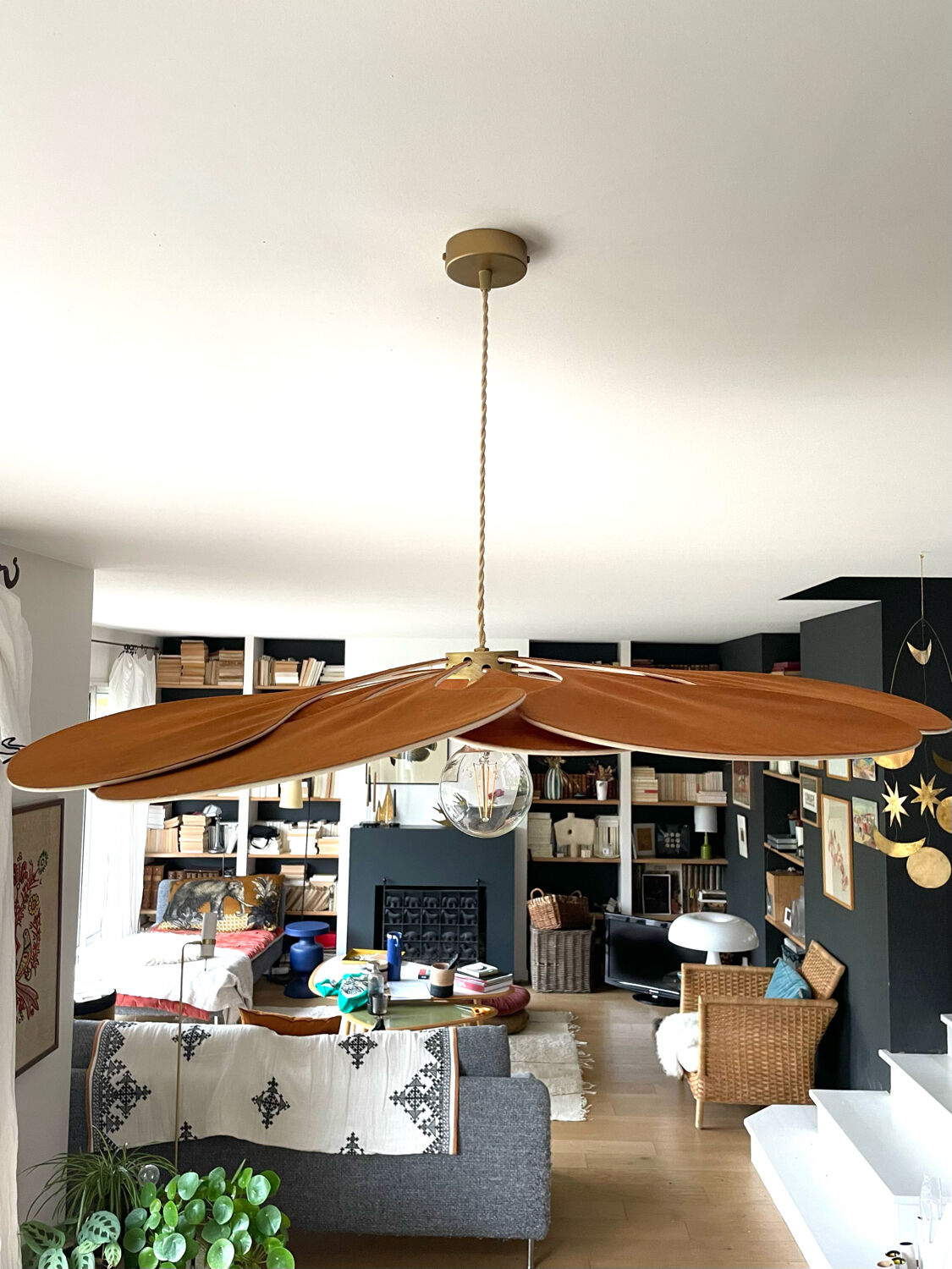 Suspension florale lin et rotin
