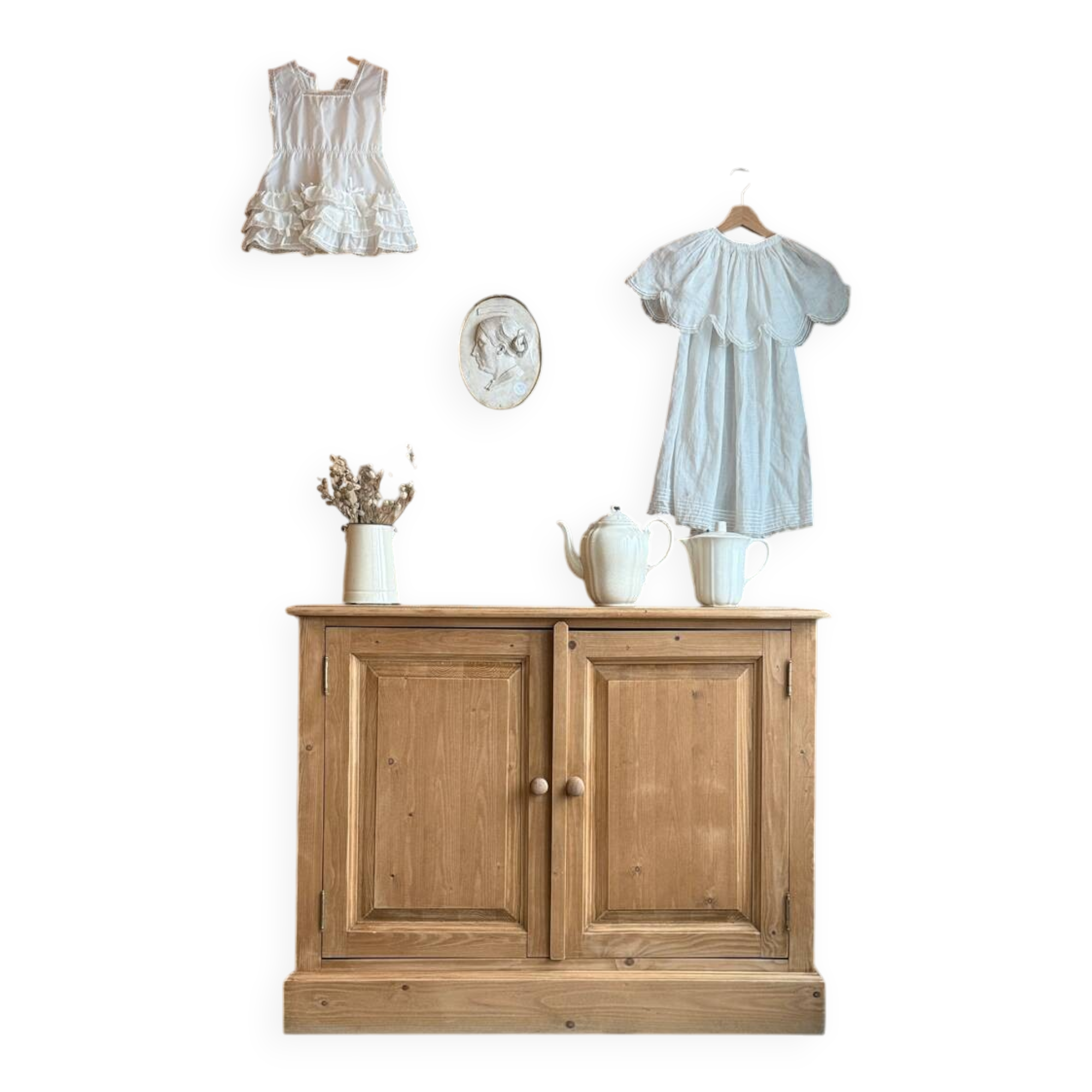 Parisian pine sideboard (renovated)