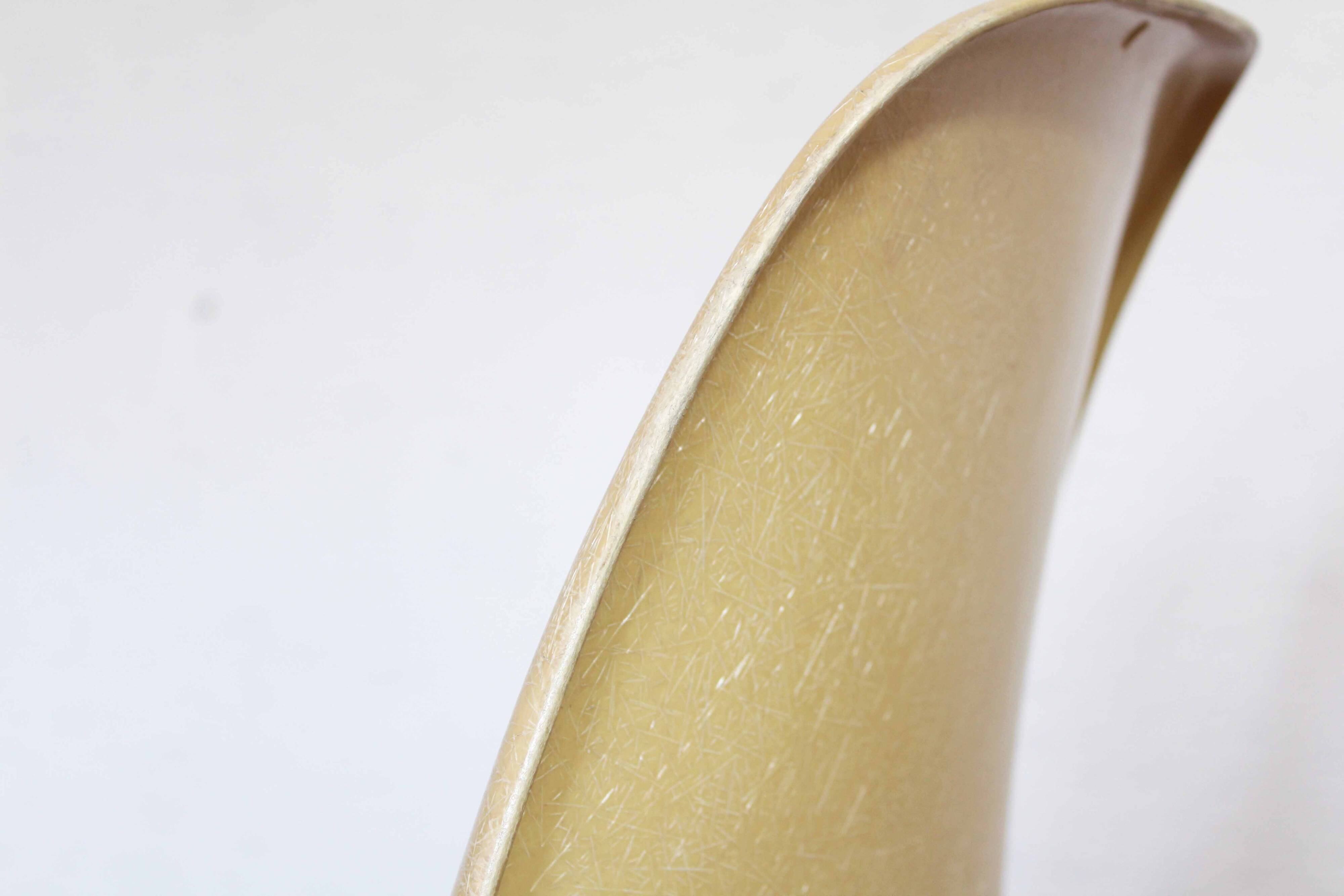 Pair of Eames / Herman Miller DSS model fiberglass chairs