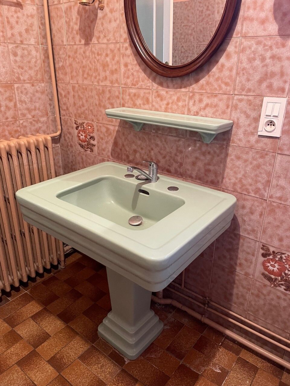 Washbasin column and toilet table 50s
