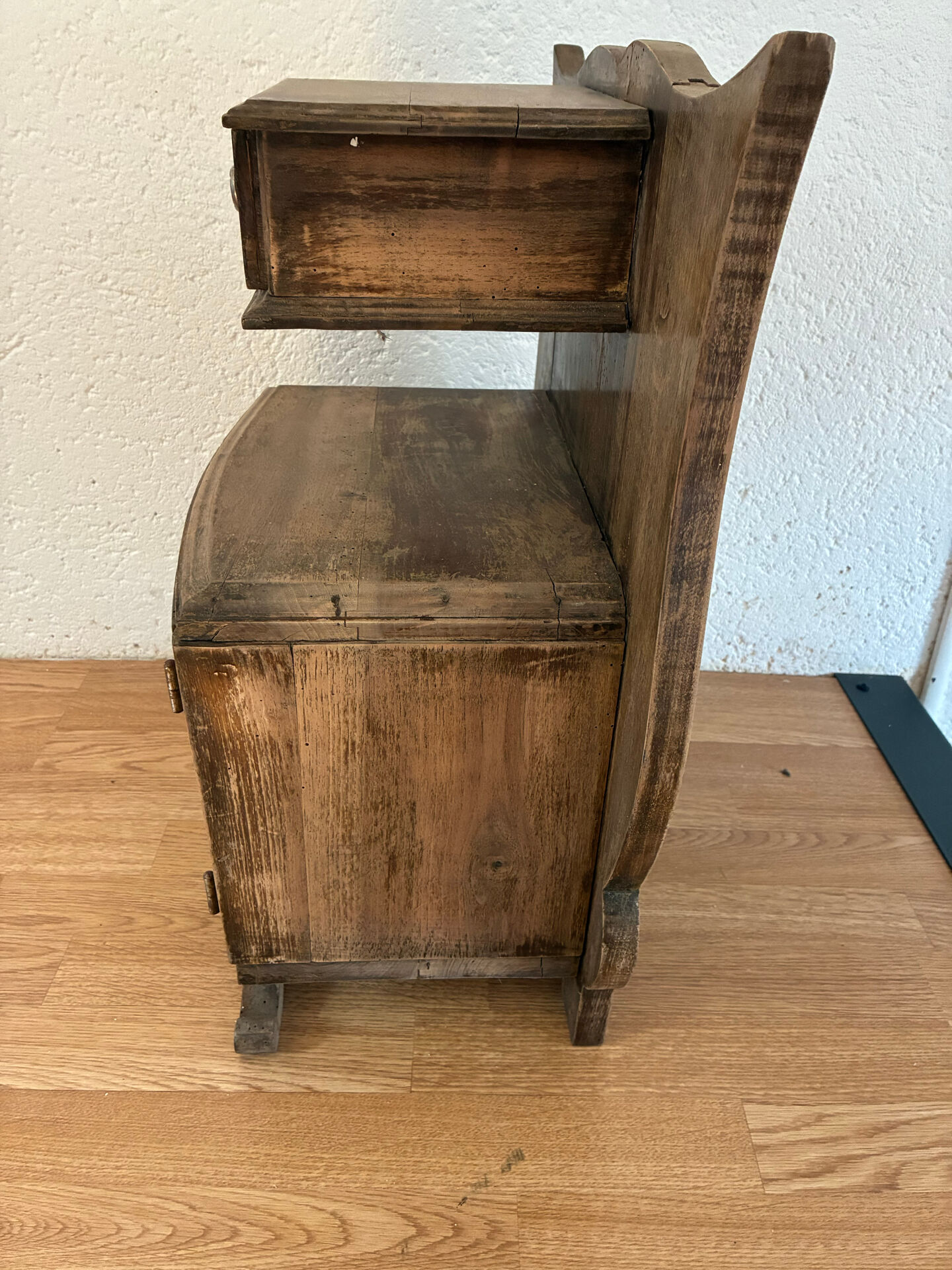 Petit meuble en bois- chevet/meuble d’appoint