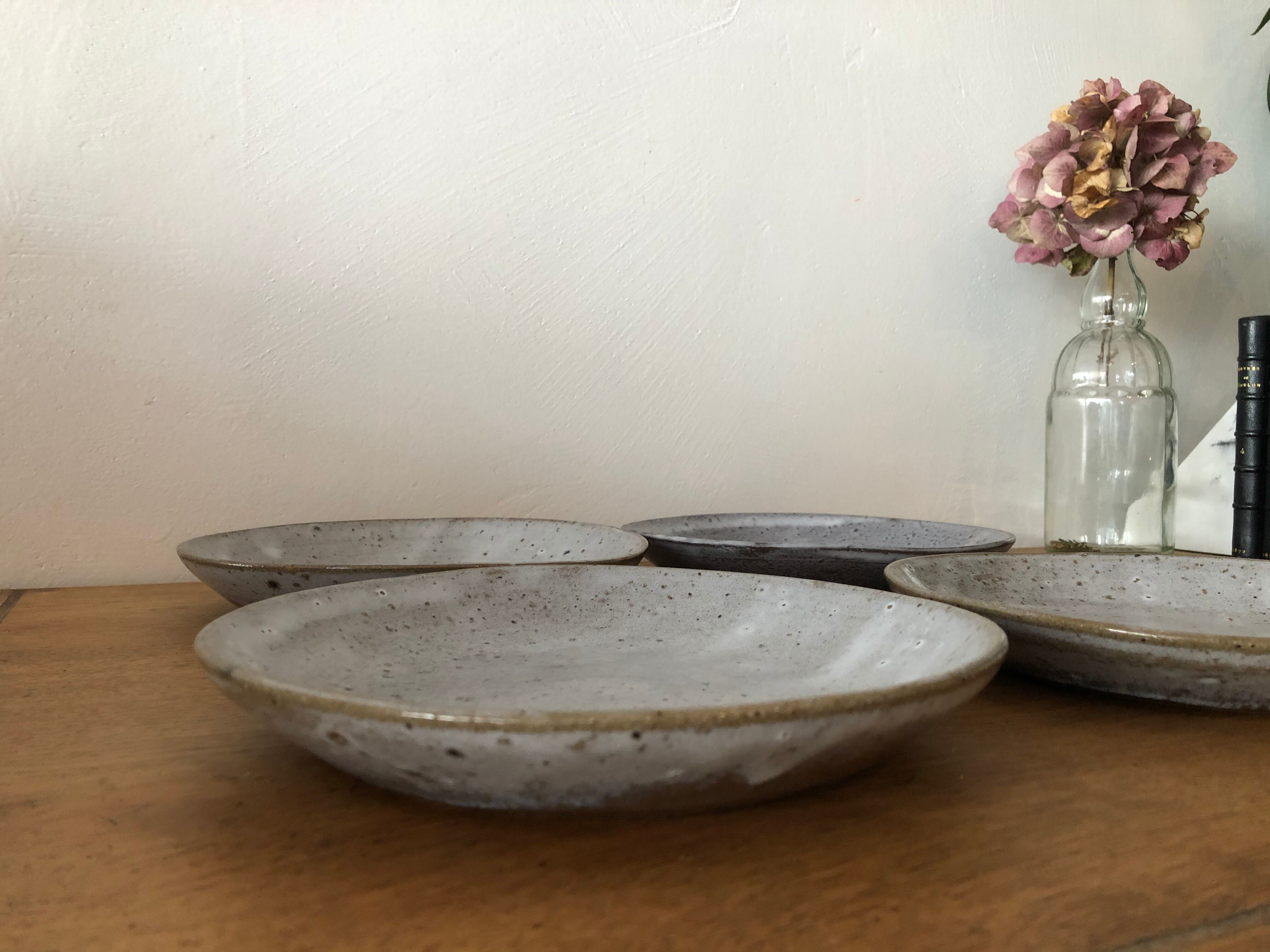 4 enamelled sandstone plates