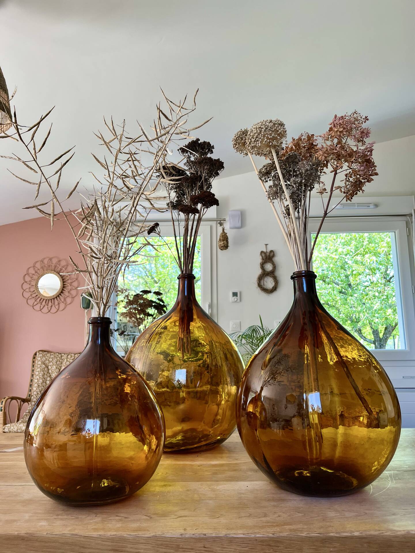 Lot de 3 dame-jeanne ambrées