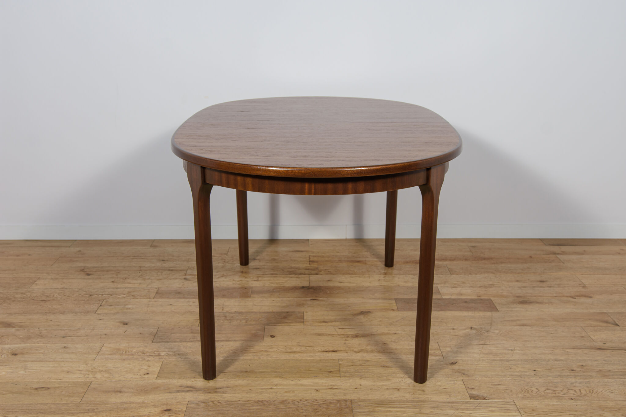 Mid-century teak oval extendable dining table from McIntosh, United Kingdom, 1960s