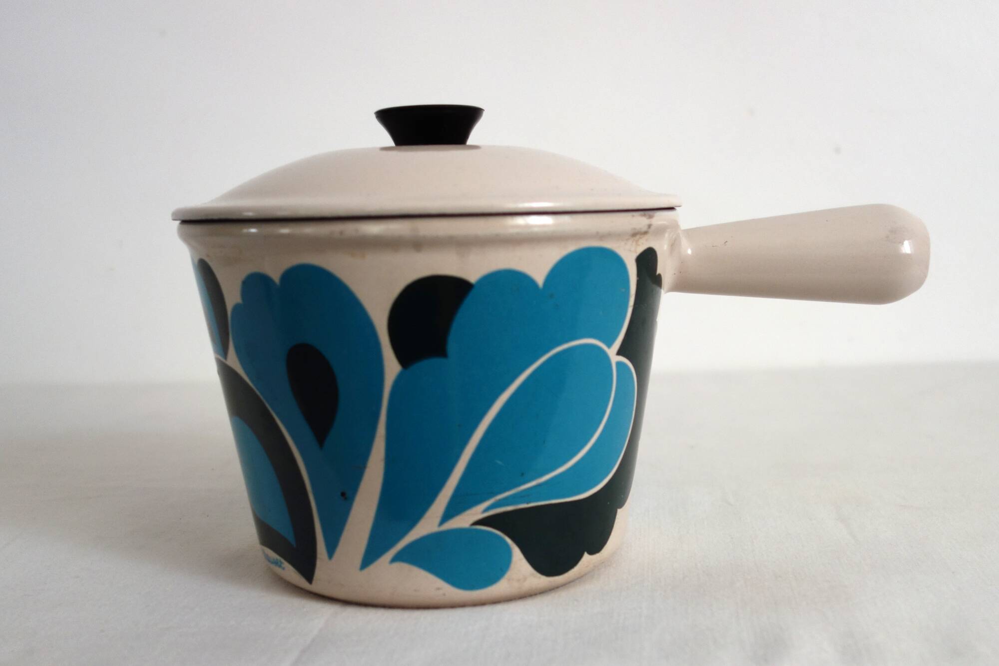 Le Creuset enameled cast iron fondue pot, 1970s