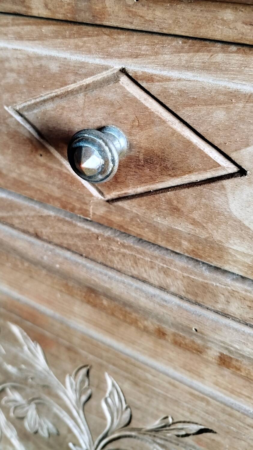 Chevet ancien en bois