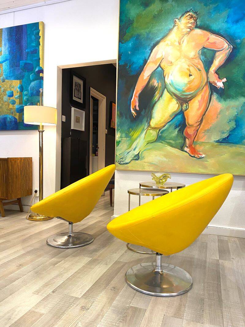 Pair of Retro Parabola Lounge Chairs