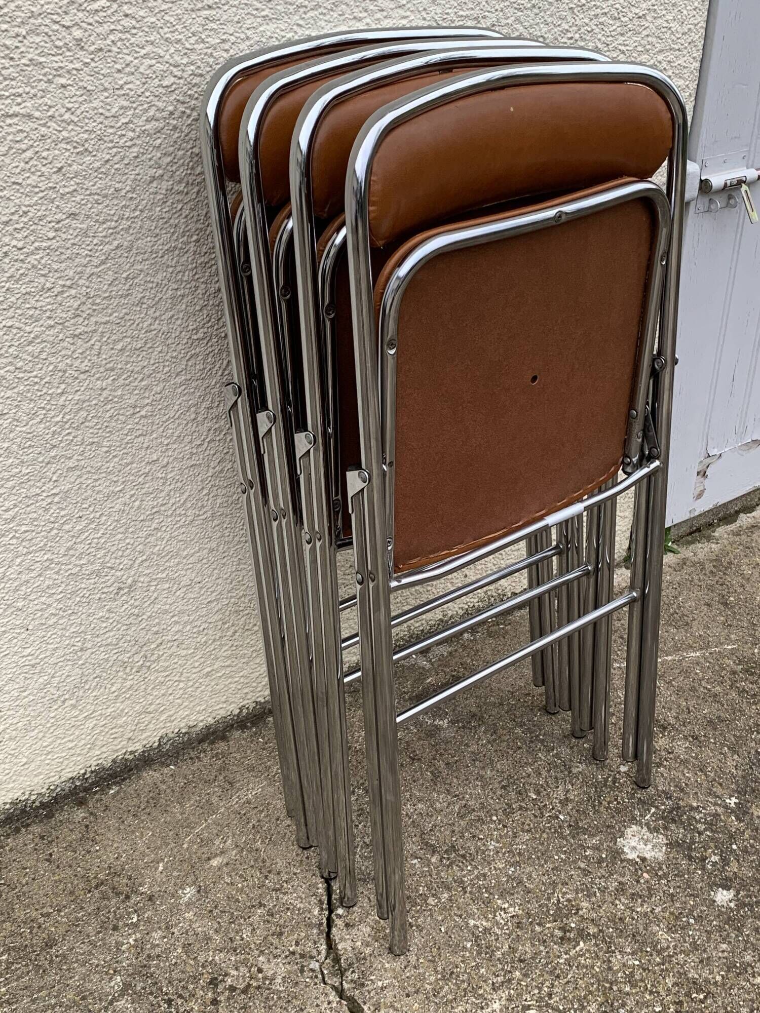 4 folding chairs chromed metal and Skaï fawn 1970