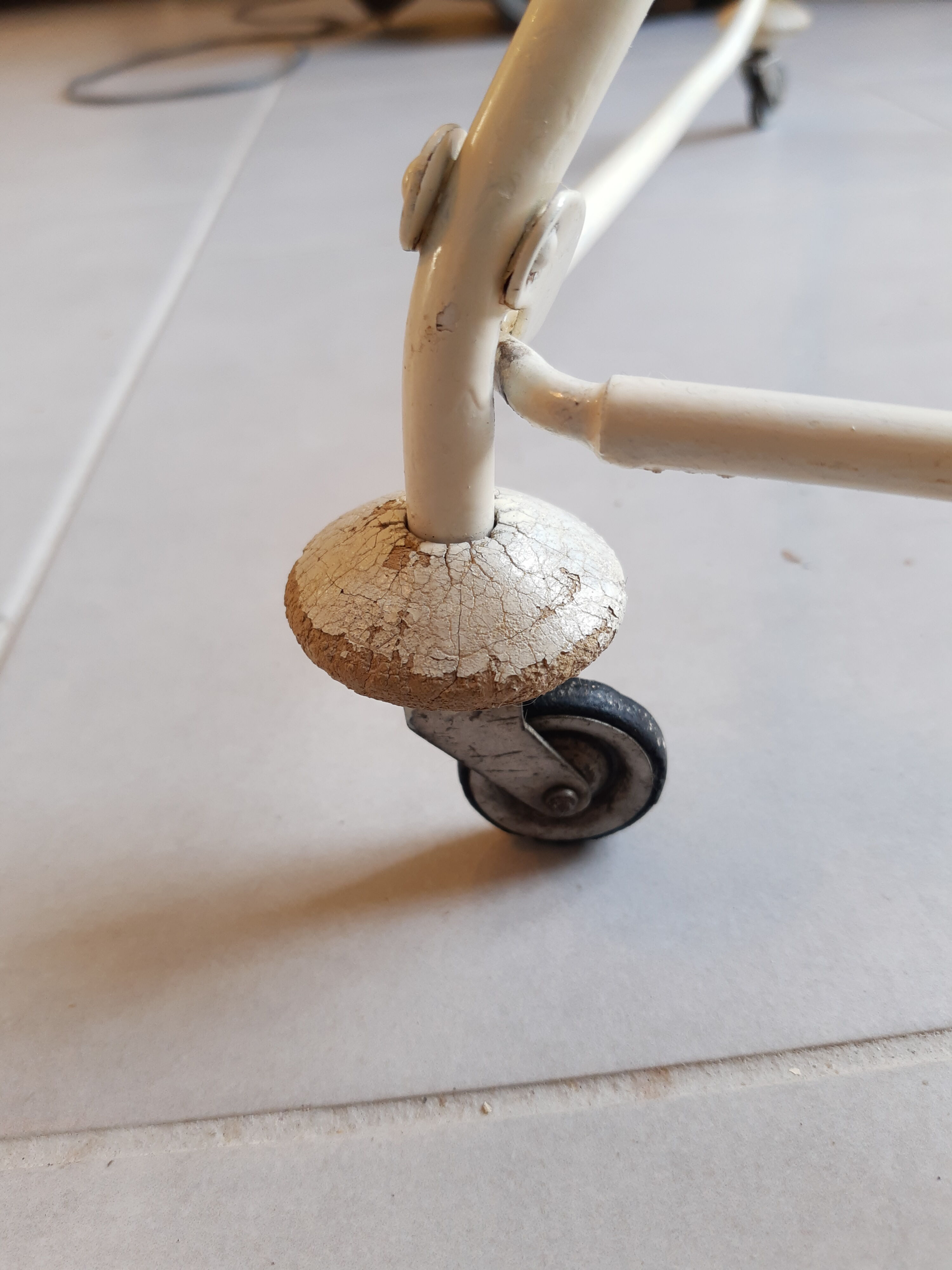 Vintage high-top folding child chair