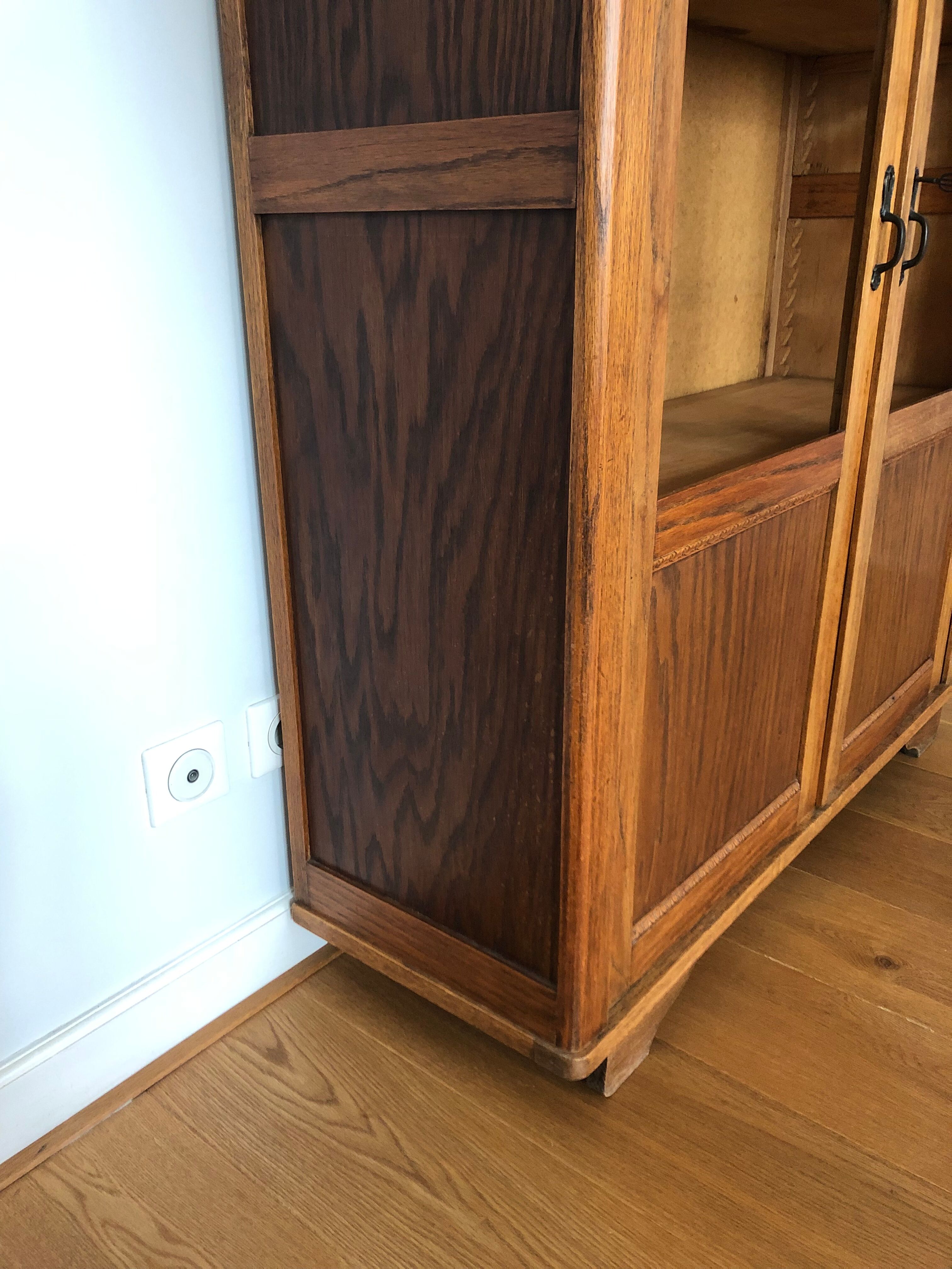 Glass cabinet