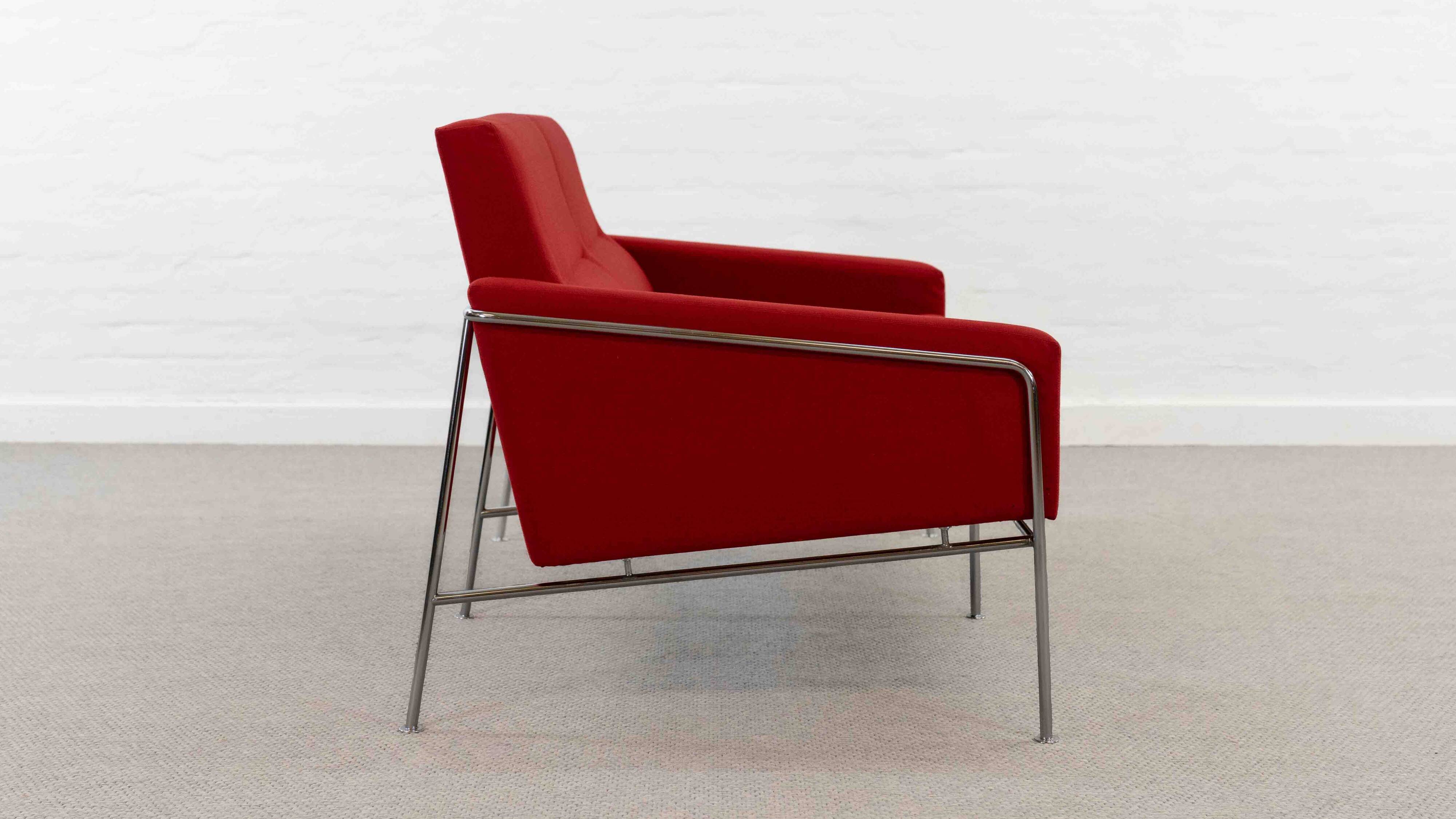 Airport Sofa Modell 3300 by Arne Jacobsen for Fritz Hansen