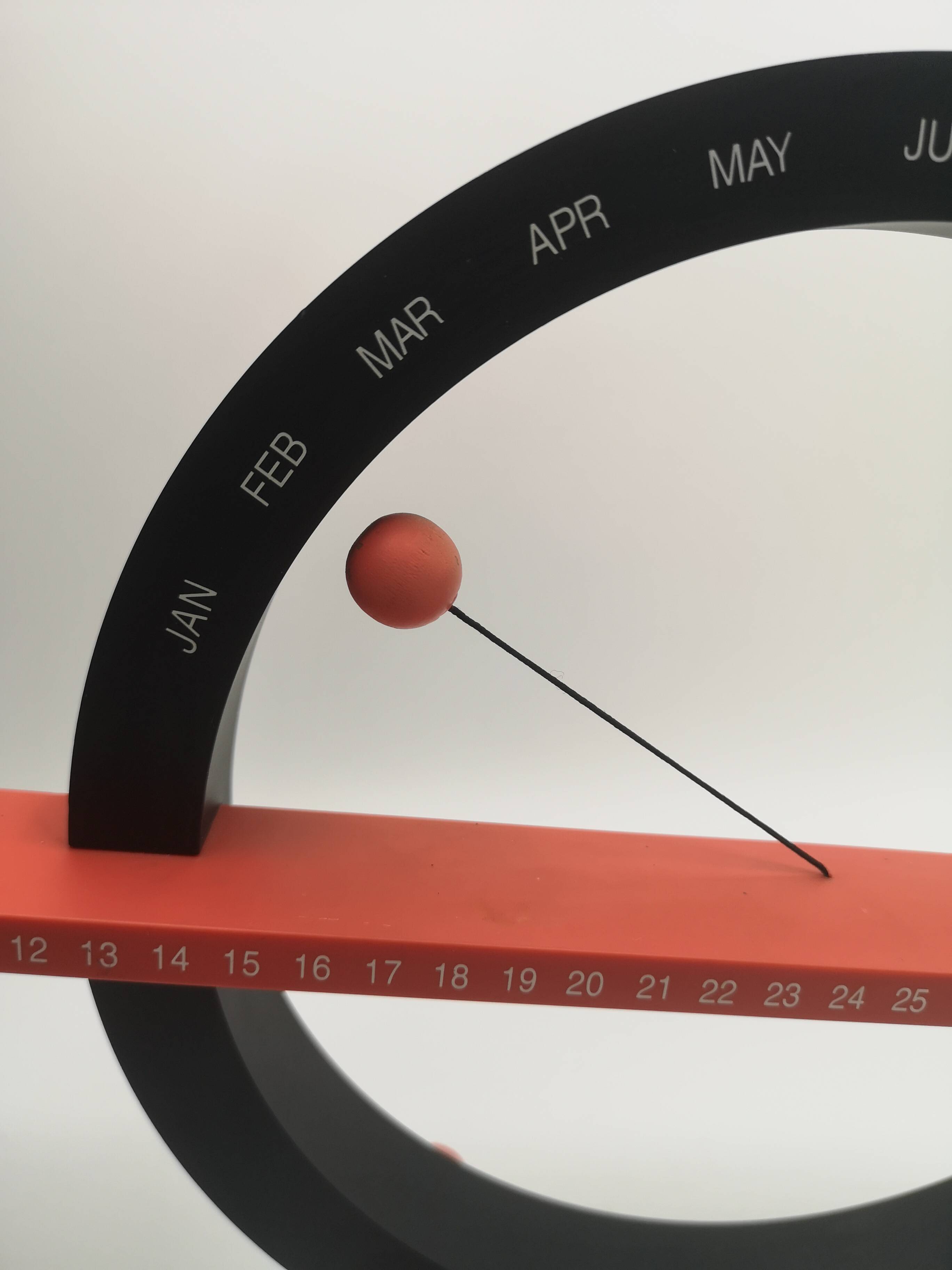 Perpetual calendar "1998 Gideon Dagan Design"