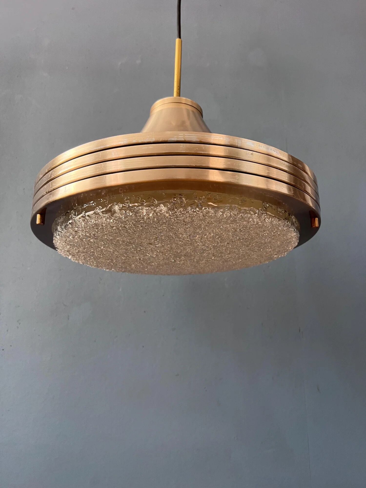 Suspension en verre et aluminium brossé de style mid-century