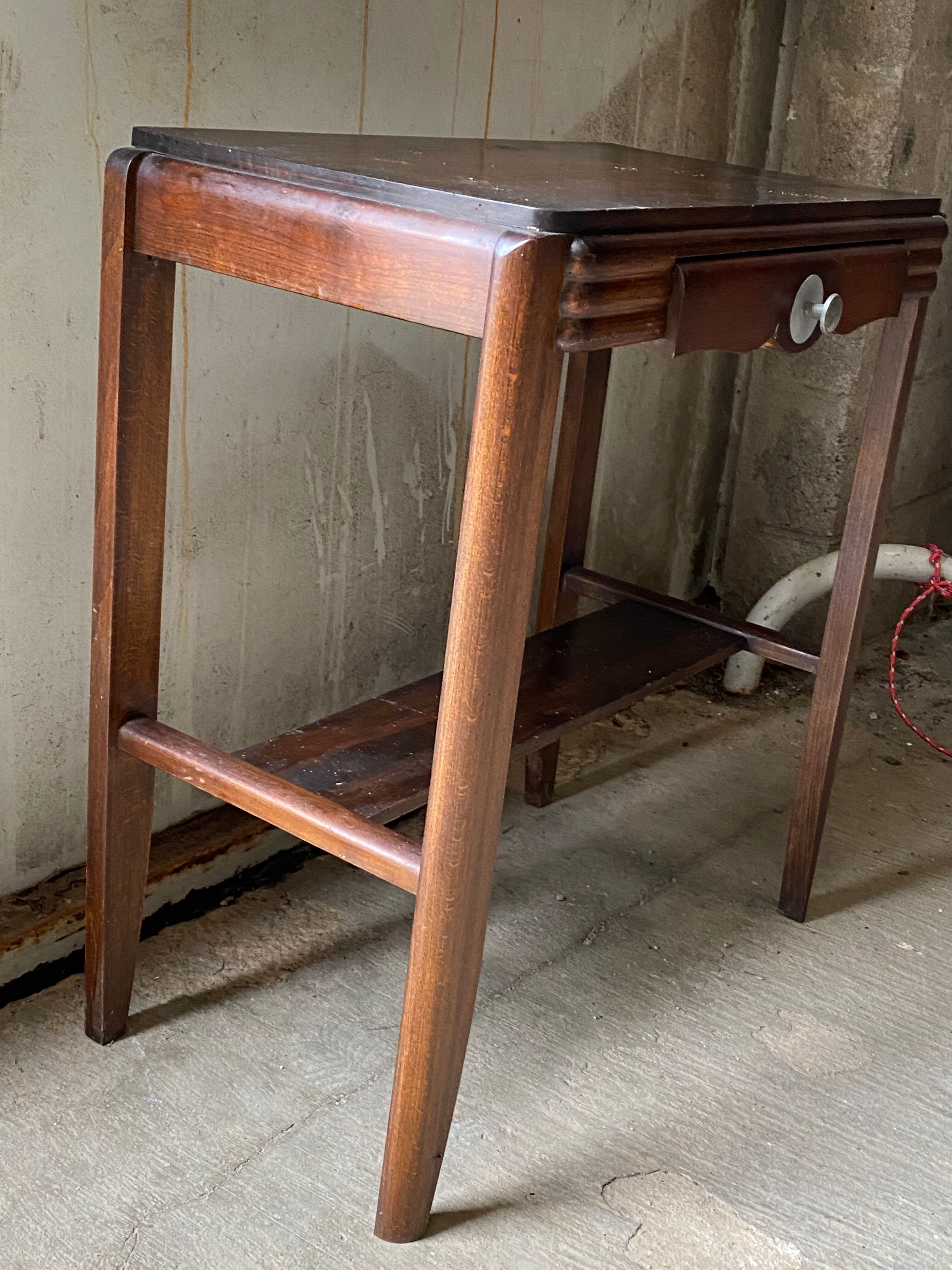 Art deco side table in teak