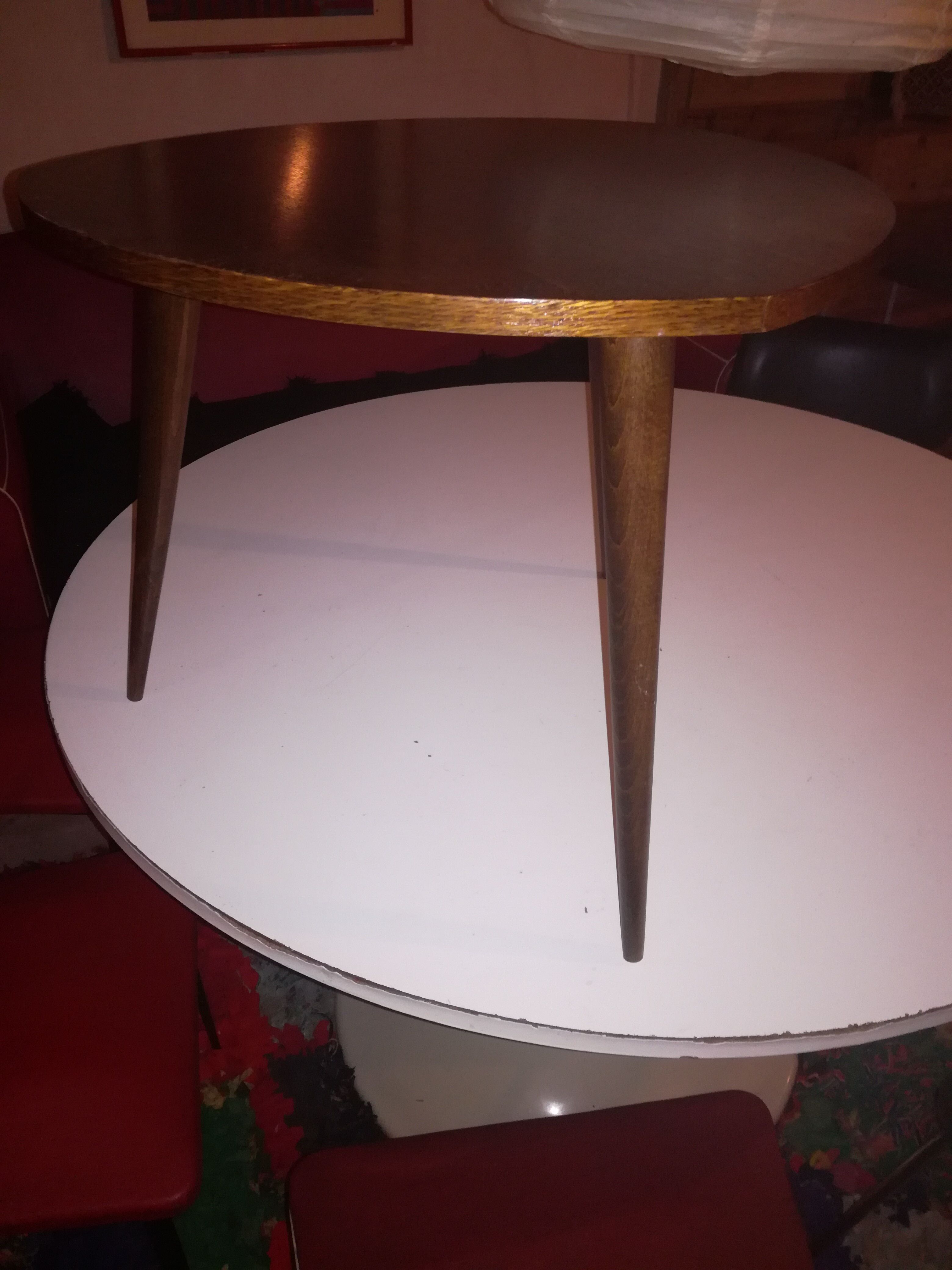 Tripod table