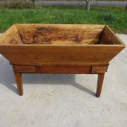 Rustic kneading trough in solid oak, removable lid and base.