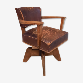 Vintage rotating burreau armchair