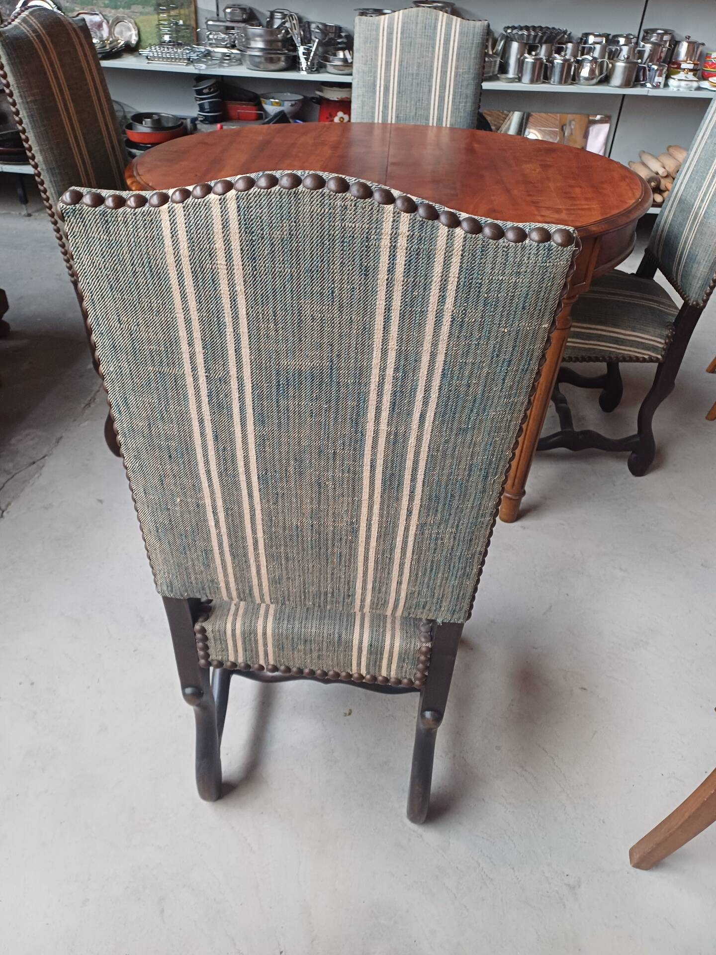 Table ovale + 4 chaises