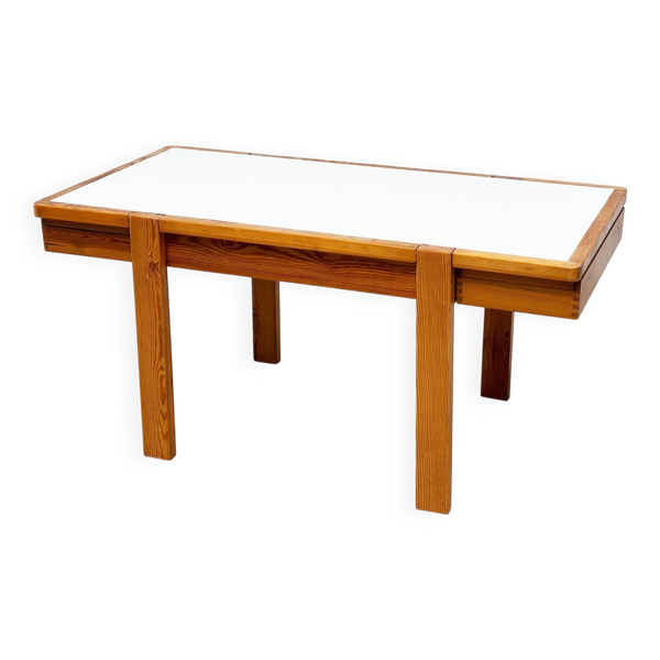 Bureau en pin original des années 1970 — Beyit