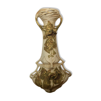 Vase style art nouveau