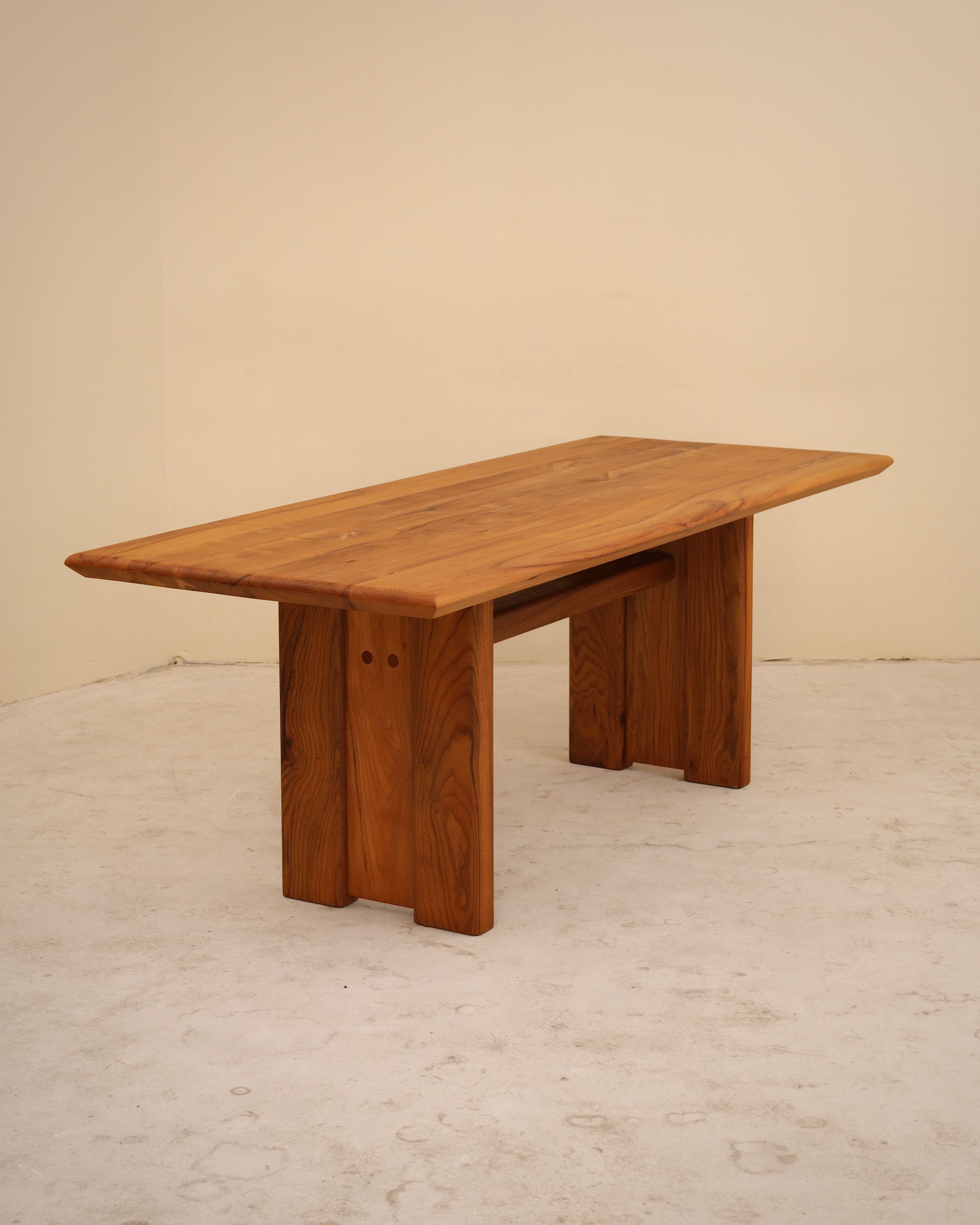Table en orme massif, Maison Sénac, France, 1980’s