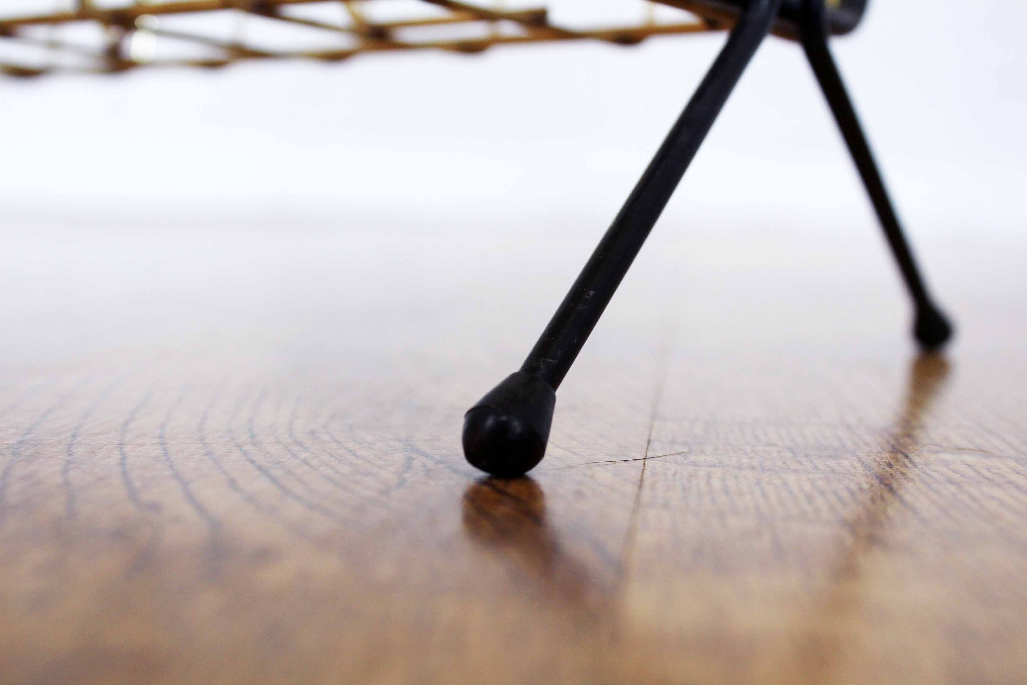 Metal magazine rack, wooden handle