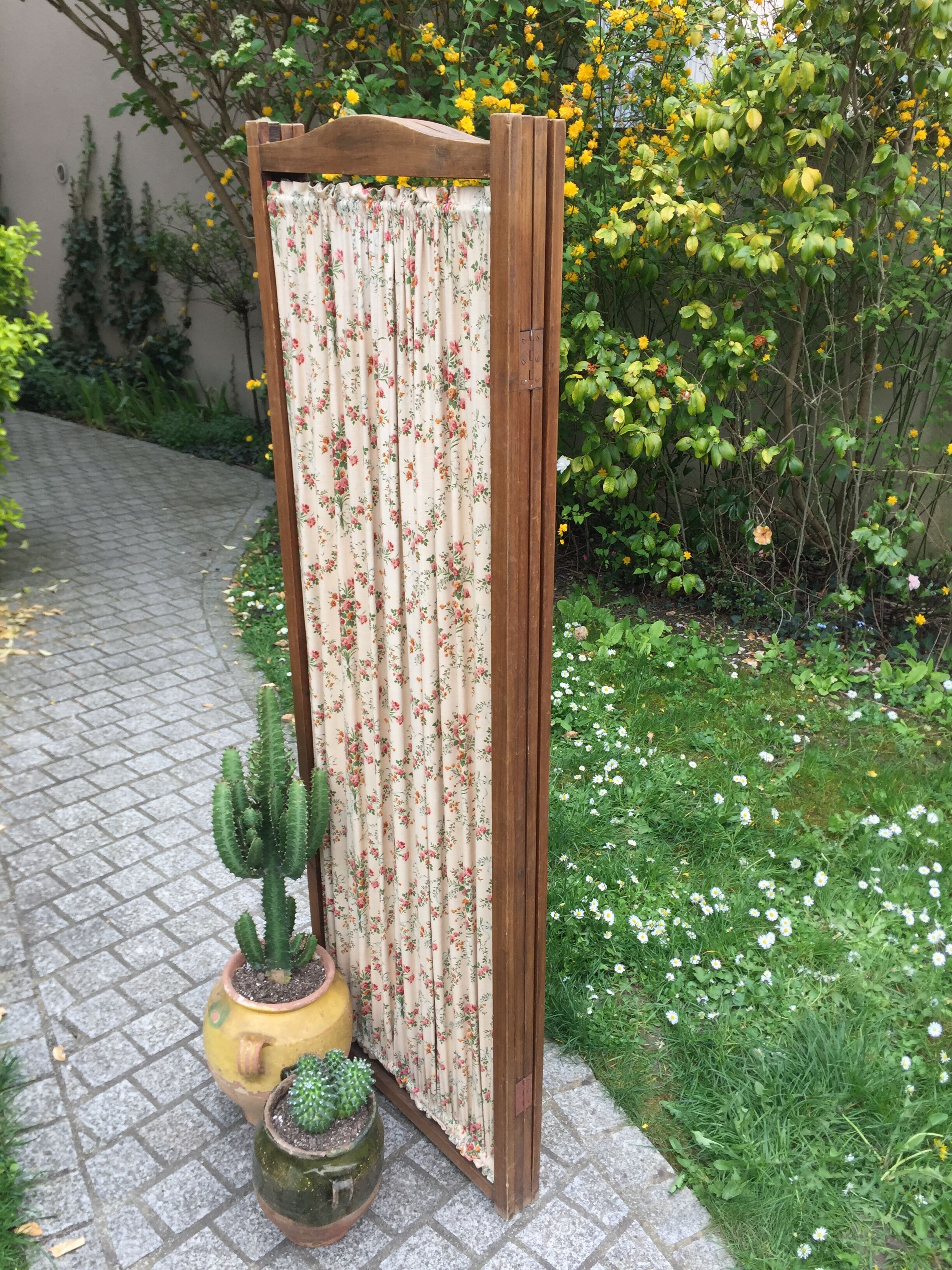 Screen vintage wood & fabric flower 1940