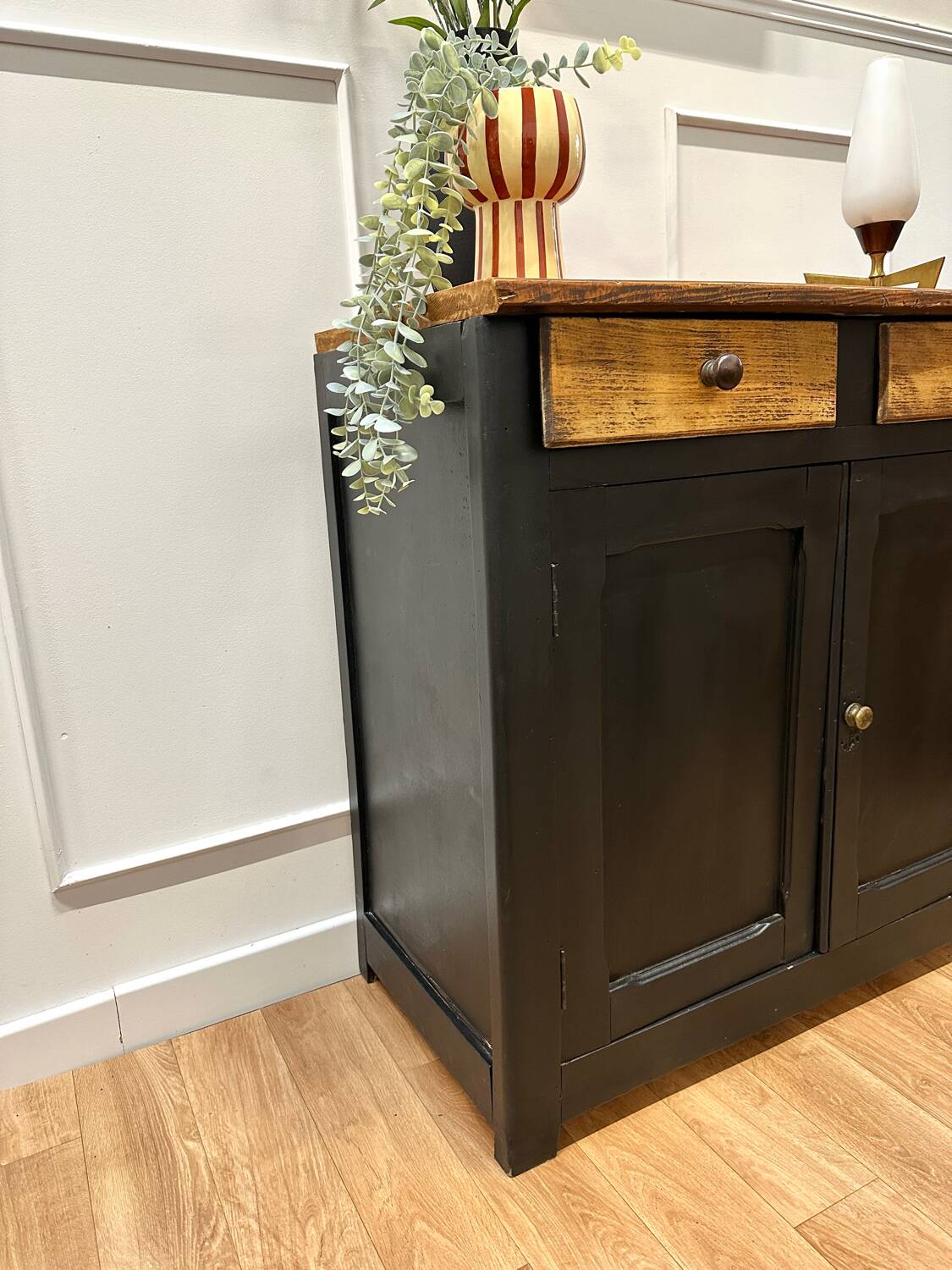 Parisian black and wood sideboard