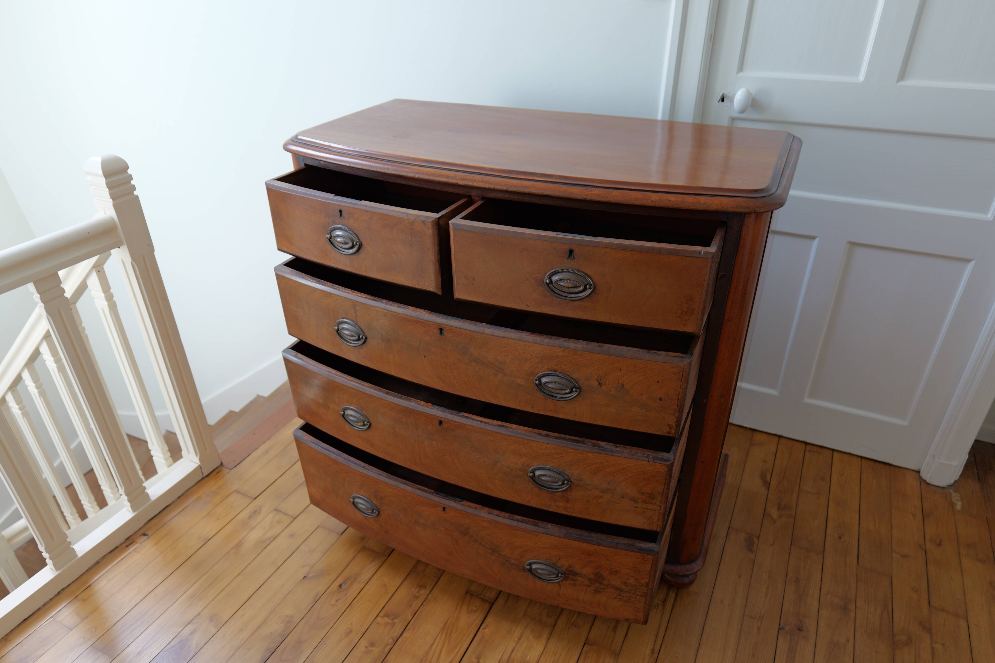 Victorian English commode (19th century) in solid wood