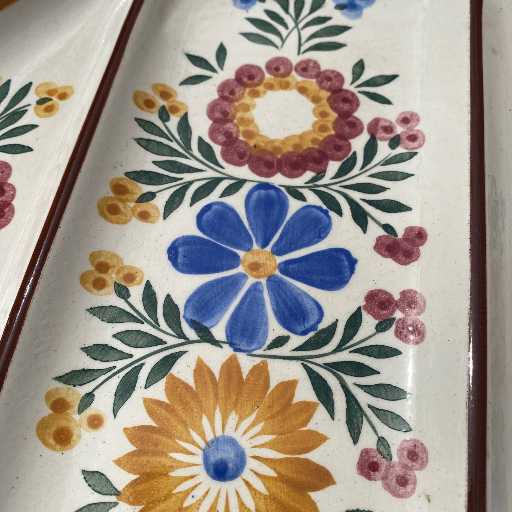 Assiettes décor floral peint Printemps