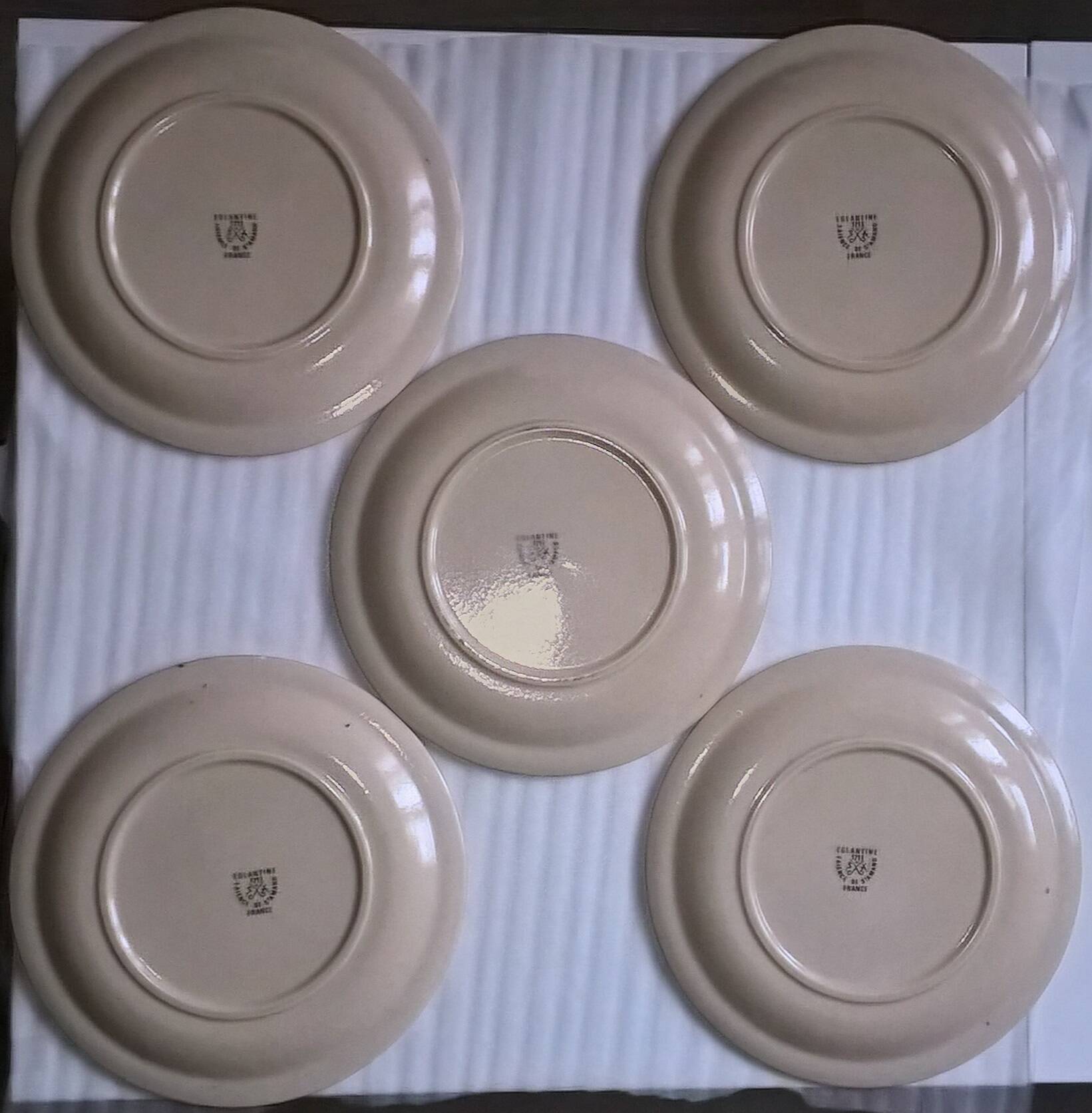 Set of 16 Saint Amand ceramic plates Eglantines 1713 model (flat, hollow and dessert)