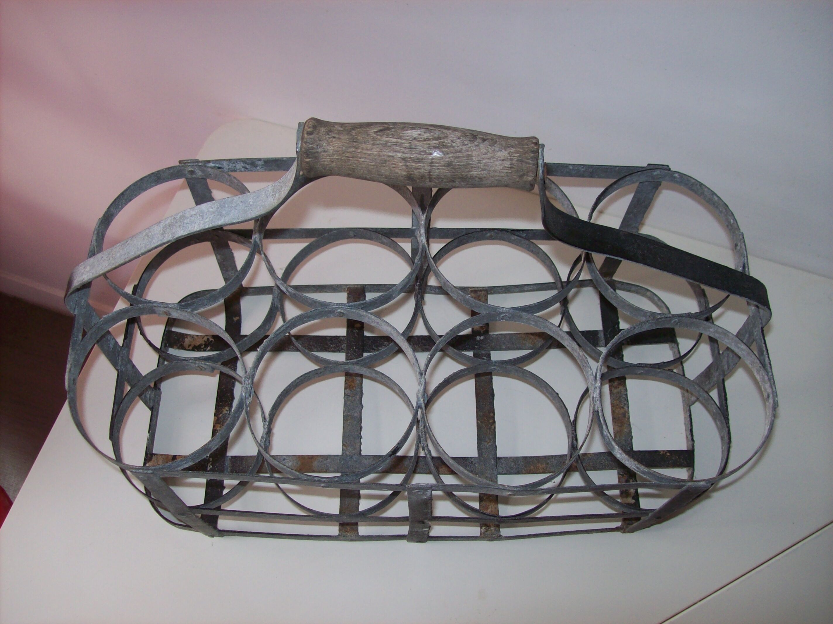 Door bottles eight lockers