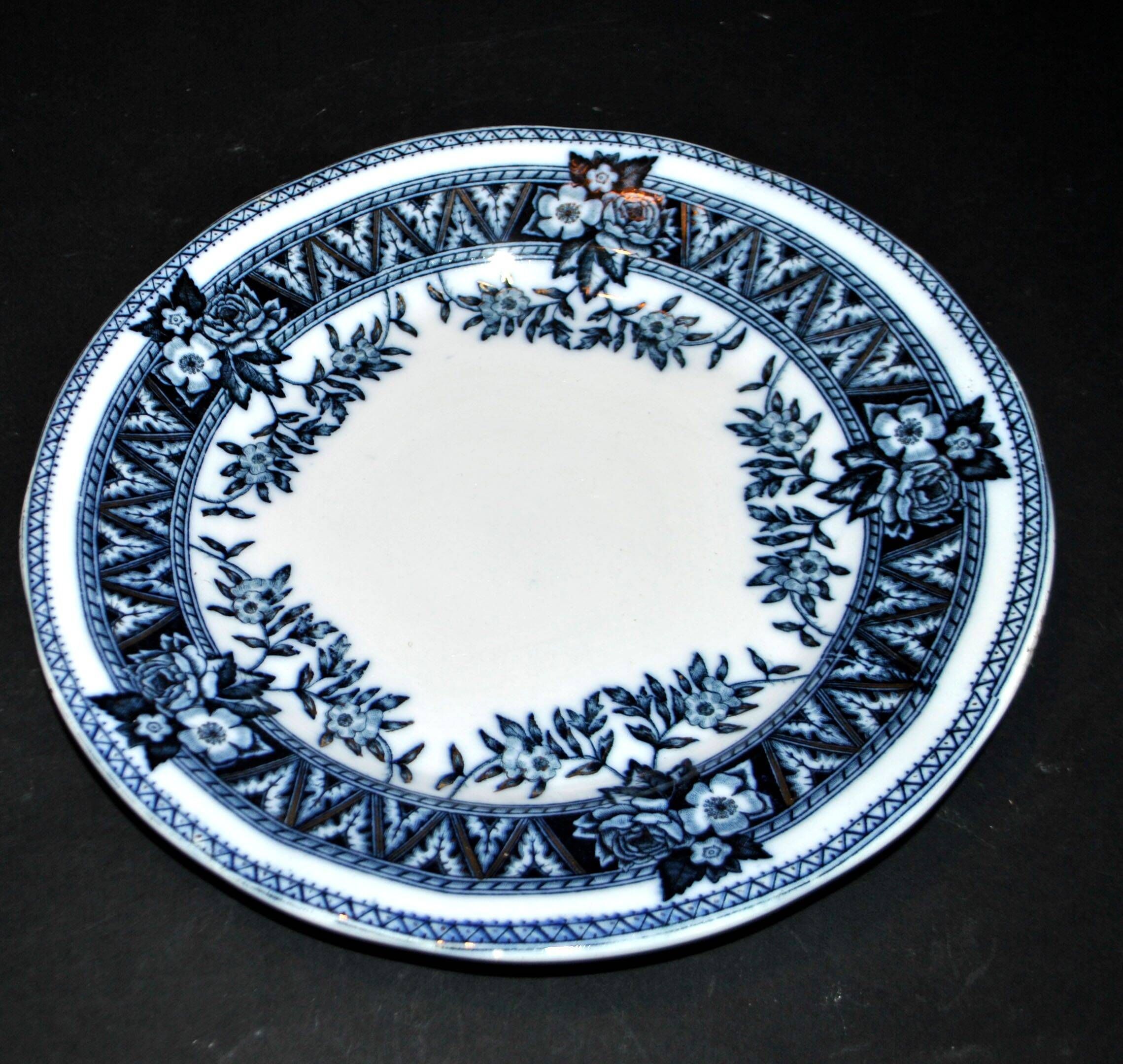 Kuznetsov antique plate made of Russian faience 1890 Imperial Prussia factory