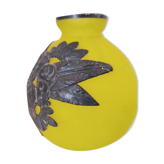 Lemon yellow vase decoration of applied ceramic flowers